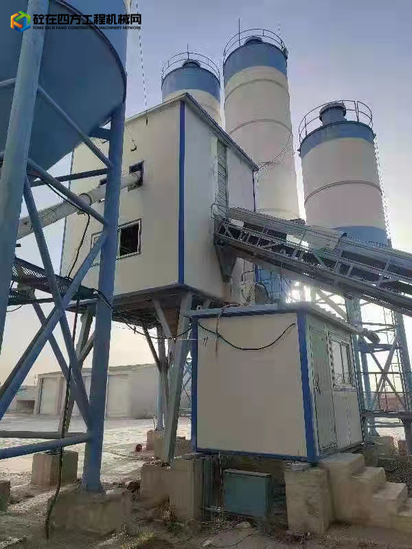 https://images.tongzsf.com/tong/truck_machine/20211018/1616cc7cbc99c3.jpg