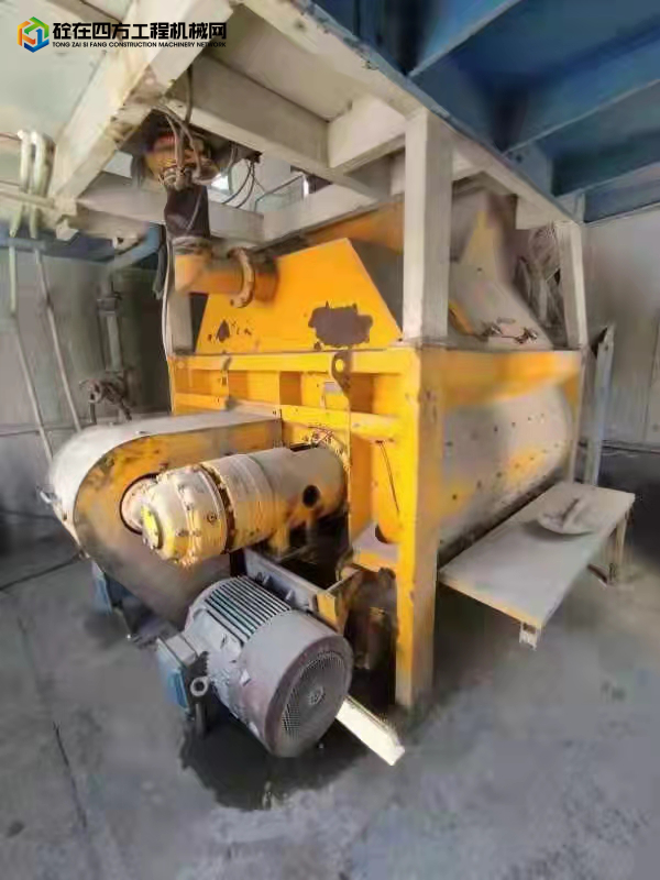 https://images.tongzsf.com/tong/truck_machine/20211018/1616cc7d8b8cd7.jpg