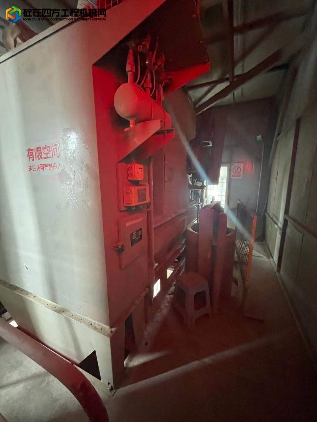https://images.tongzsf.com/tong/truck_machine/20211018/1616cd57722ca4.jpg