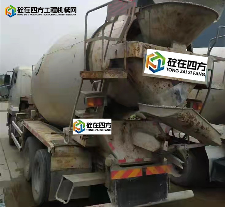 https://images.tongzsf.com/tong/truck_machine/20211018/1616d2f823bba1.jpg
