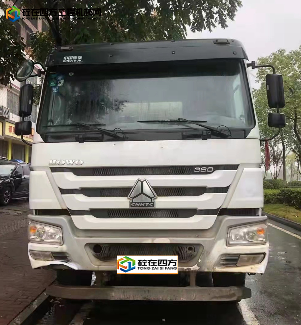 https://images.tongzsf.com/tong/truck_machine/20211020/1616f8c8e10c74.jpg