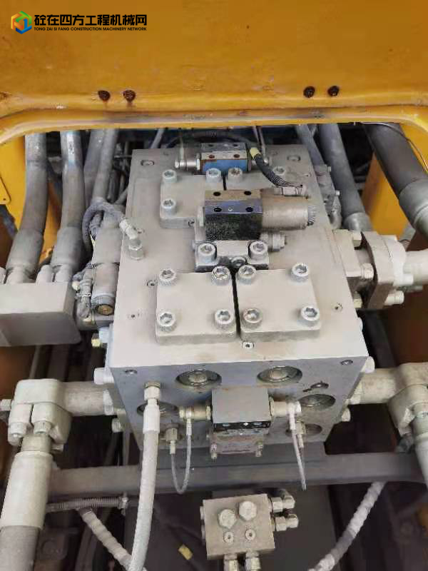 https://images.tongzsf.com/tong/truck_machine/20211026/16177a3b8b5f37.jpg