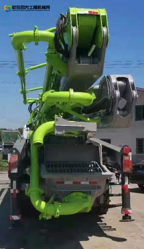 https://images.tongzsf.com/tong/truck_machine/20211028/1617a4c5fb2e55.jpg
