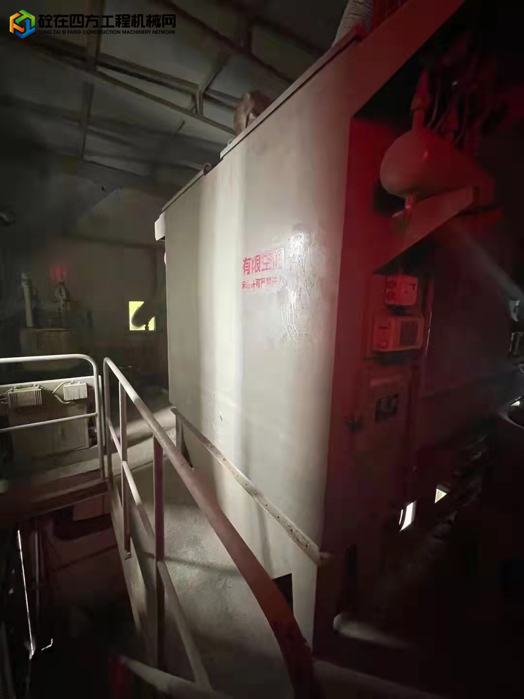 https://images.tongzsf.com/tong/truck_machine/20211028/1617a68608e3b6.jpg