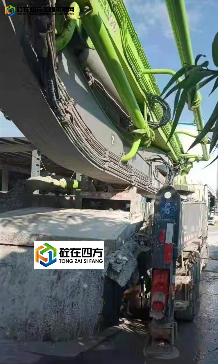 https://images.tongzsf.com/tong/truck_machine/20211101/1617f8918bd431.jpg