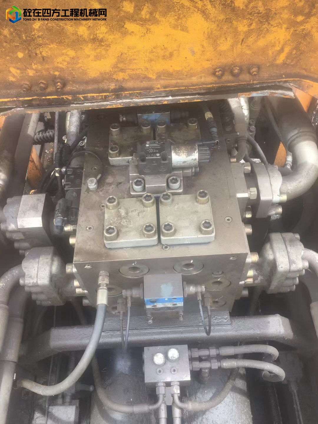 https://images.tongzsf.com/tong/truck_machine/20211104/16183d26dd8fba.jpg