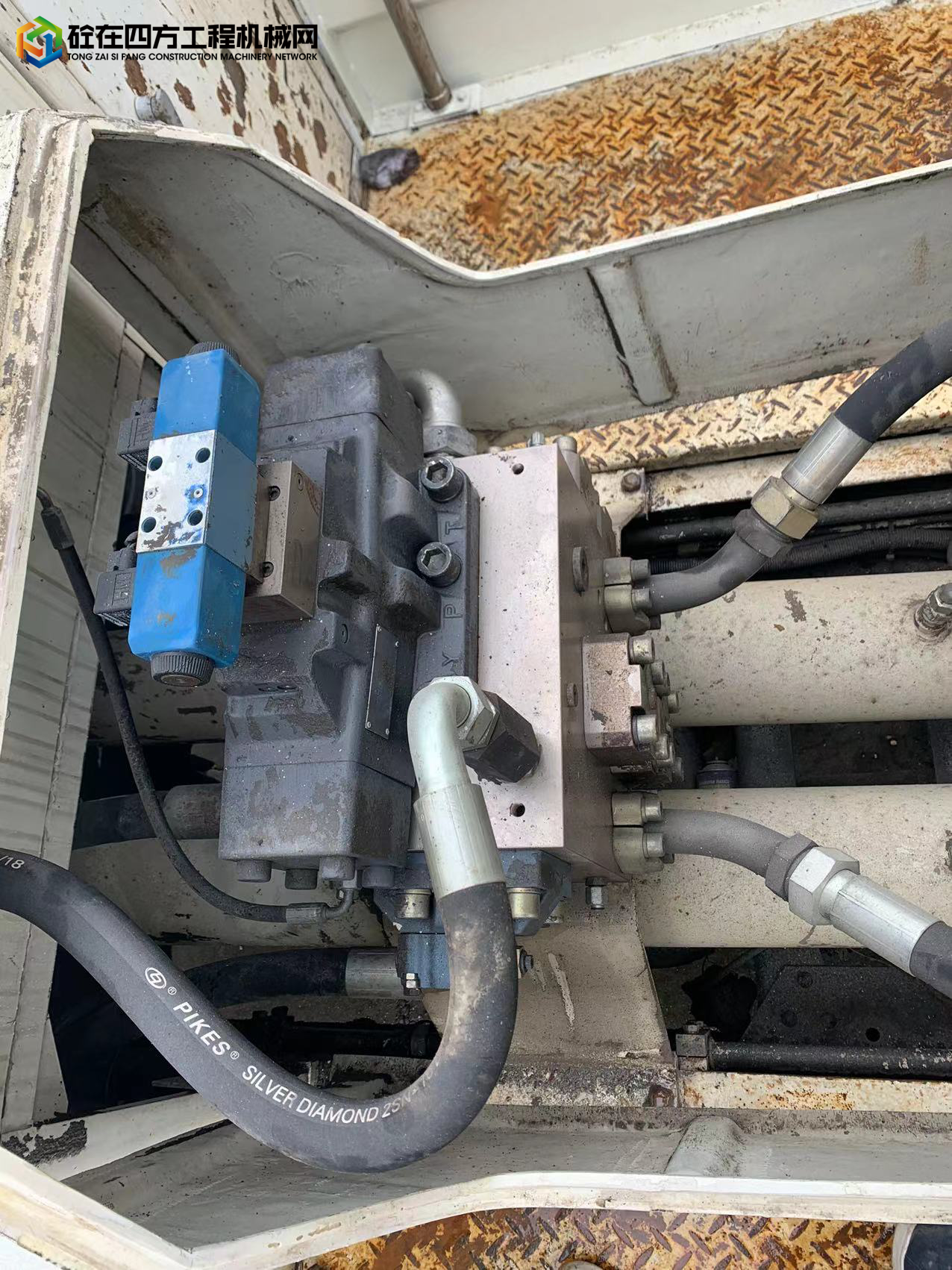 https://images.tongzsf.com/tong/truck_machine/20211105/16184eff718215.jpg