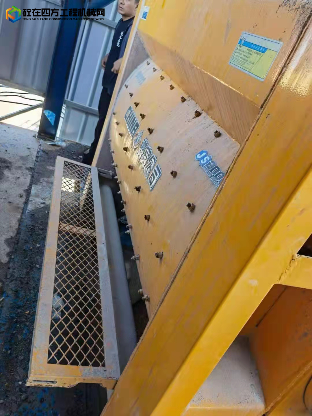 https://images.tongzsf.com/tong/truck_machine/20211110/1618b175ecd965.jpg