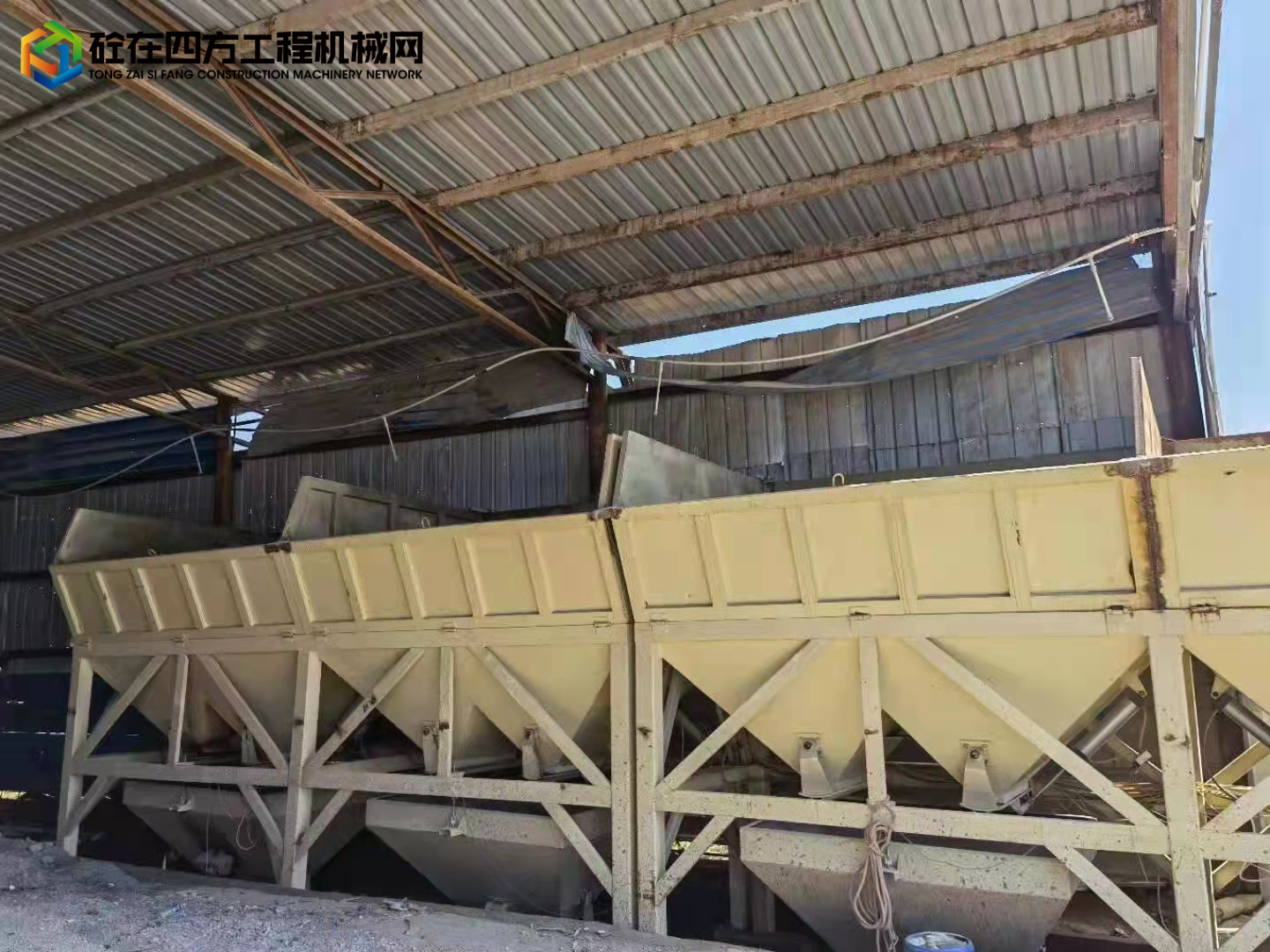 https://images.tongzsf.com/tong/truck_machine/20211110/1618b175fd9635.jpg