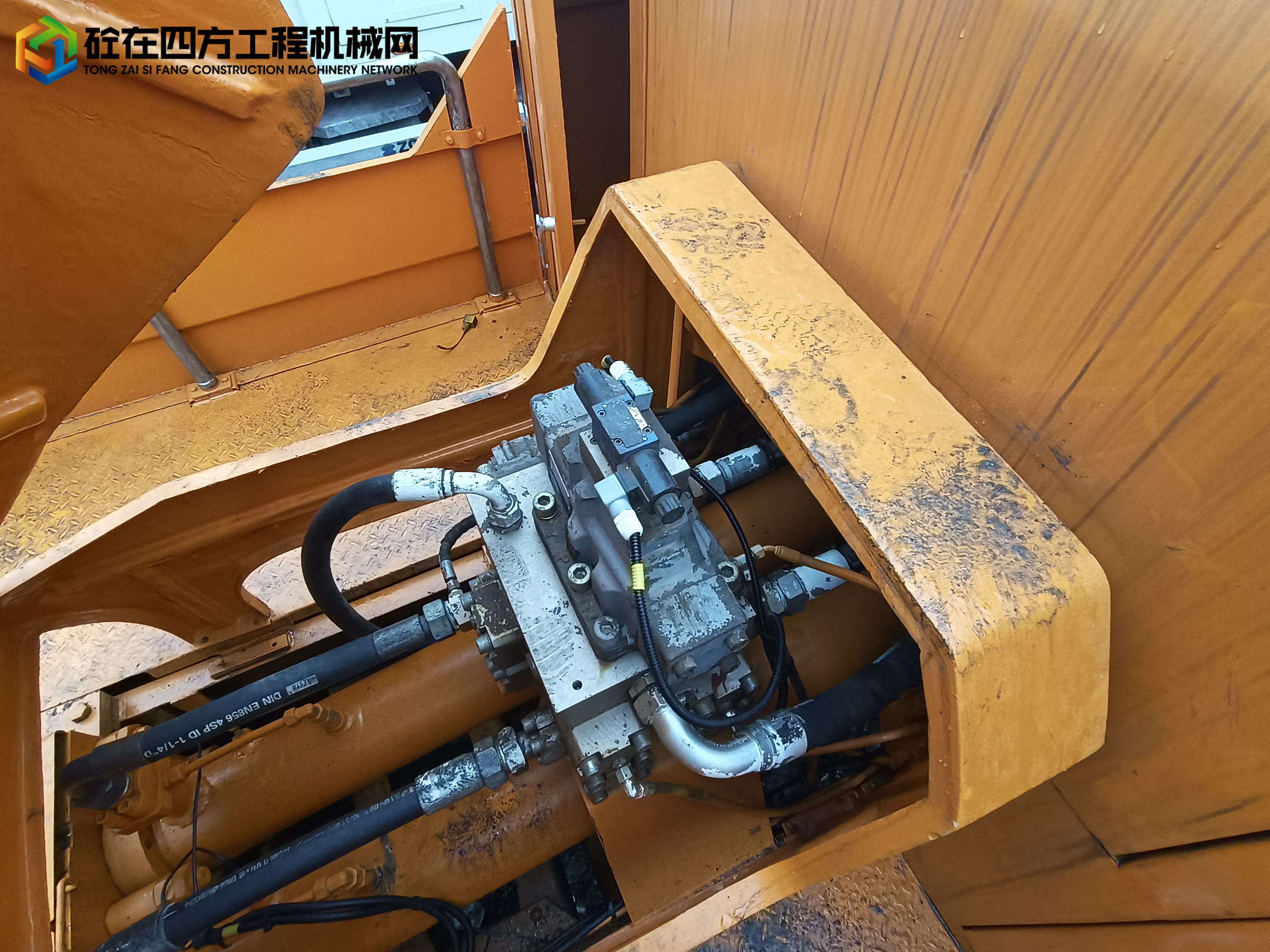 https://images.tongzsf.com/tong/truck_machine/20211110/1618b18f23894d.jpg