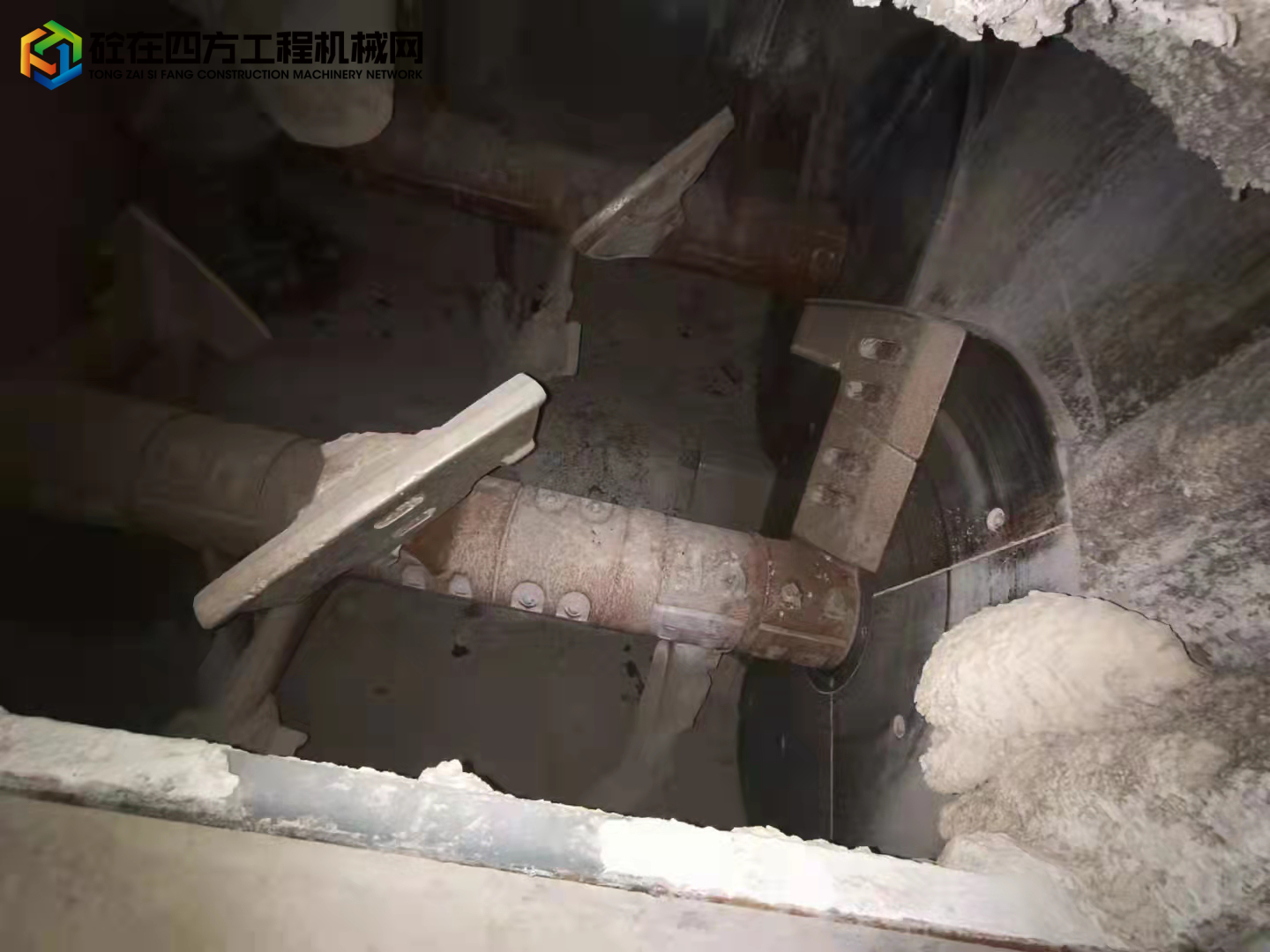 https://images.tongzsf.com/tong/truck_machine/20211115/161922467c42d2.jpg