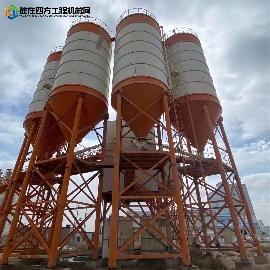 https://images.tongzsf.com/tong/truck_machine/20211118/16195a5a1f13e9.jpg