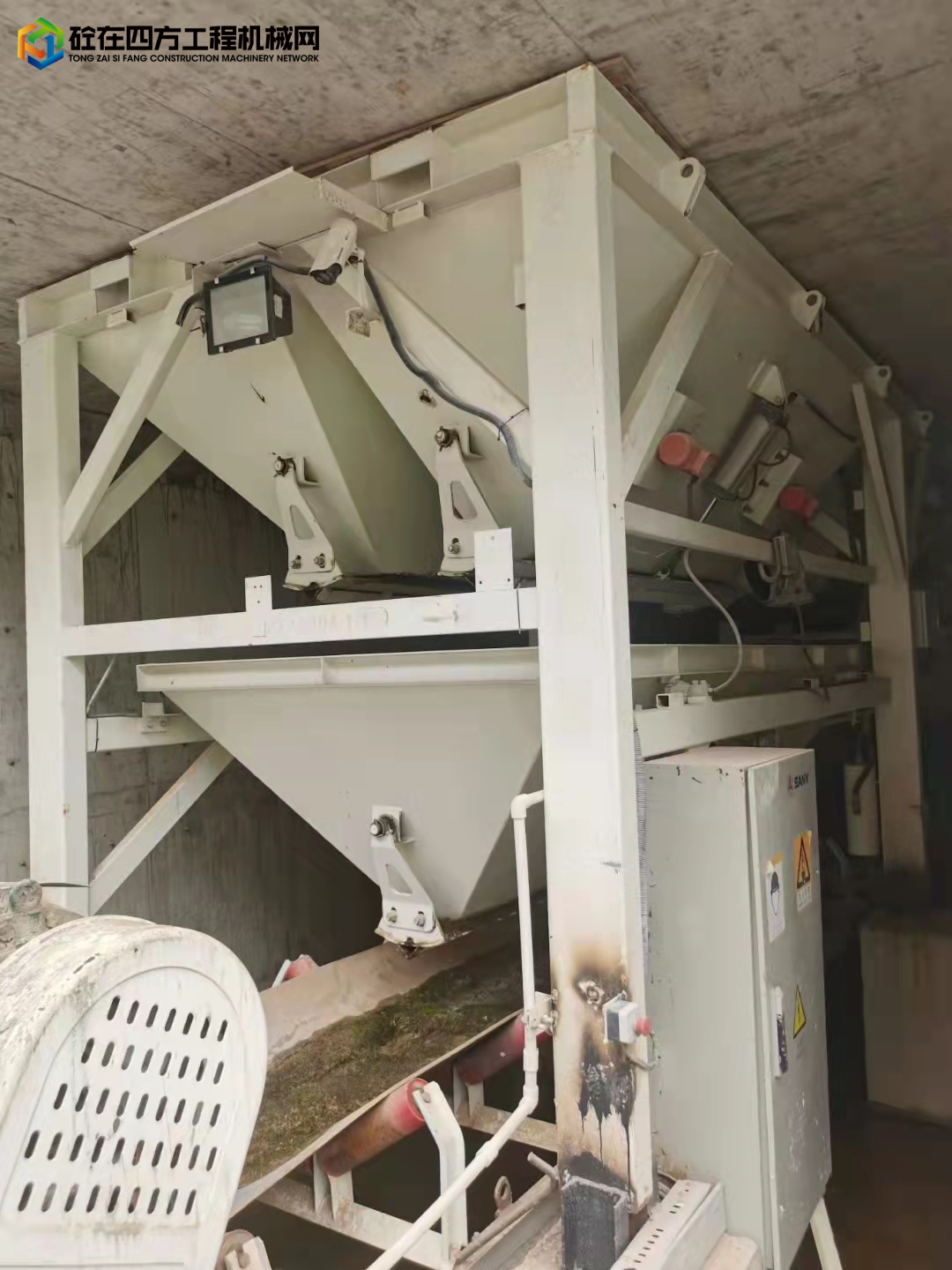 https://images.tongzsf.com/tong/truck_machine/20211118/16195cc4a0cde9.jpg