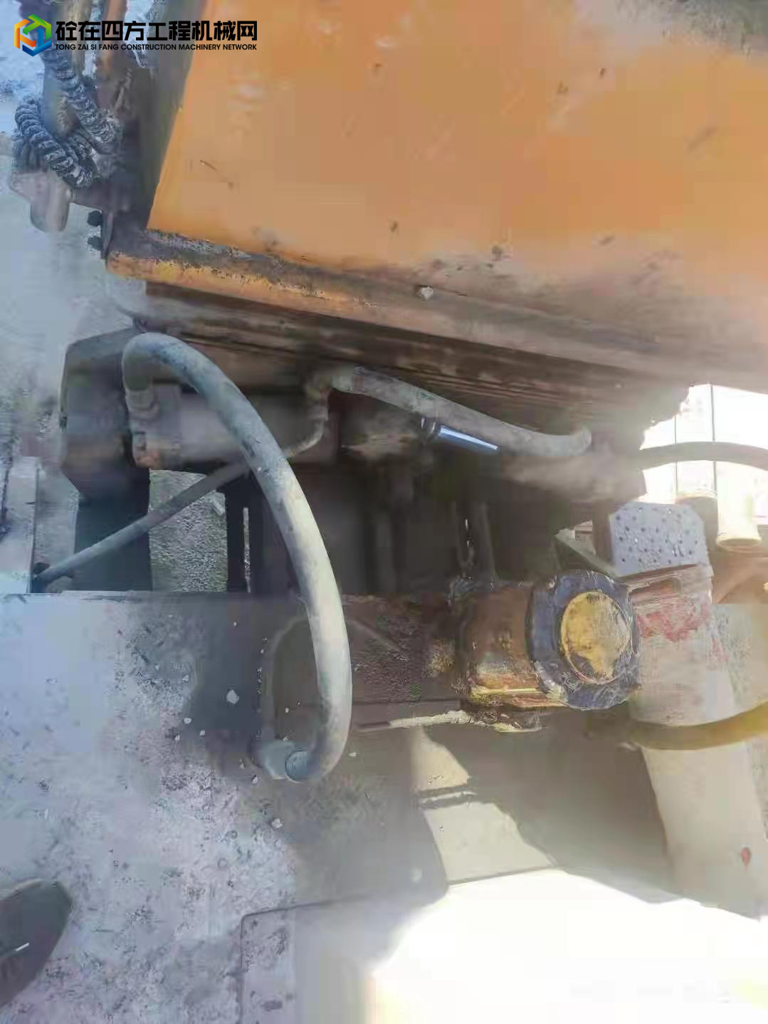 https://images.tongzsf.com/tong/truck_machine/20211129/161a46f64b7c18.jpg