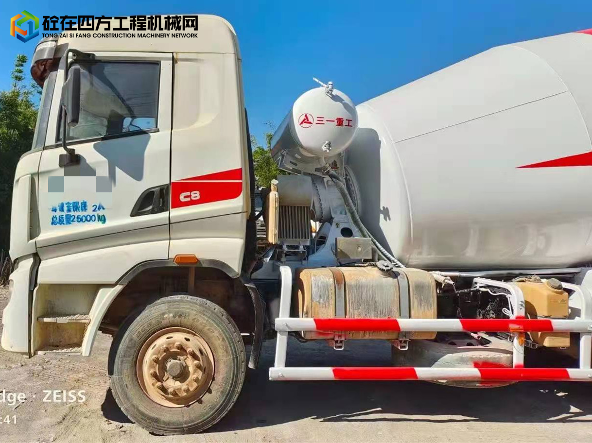 https://images.tongzsf.com/tong/truck_machine/20211210/161b2af210b5fb.jpg