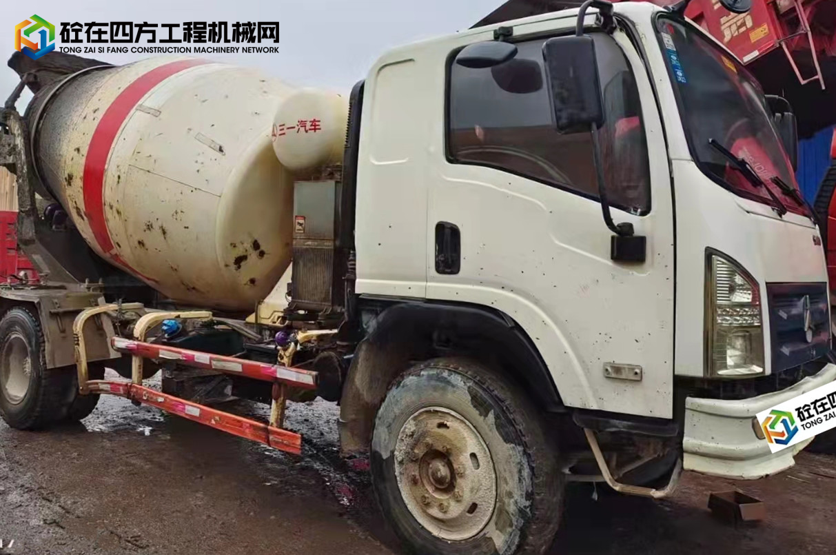 https://images.tongzsf.com/tong/truck_machine/20211210/161b2c944b52bc.jpg