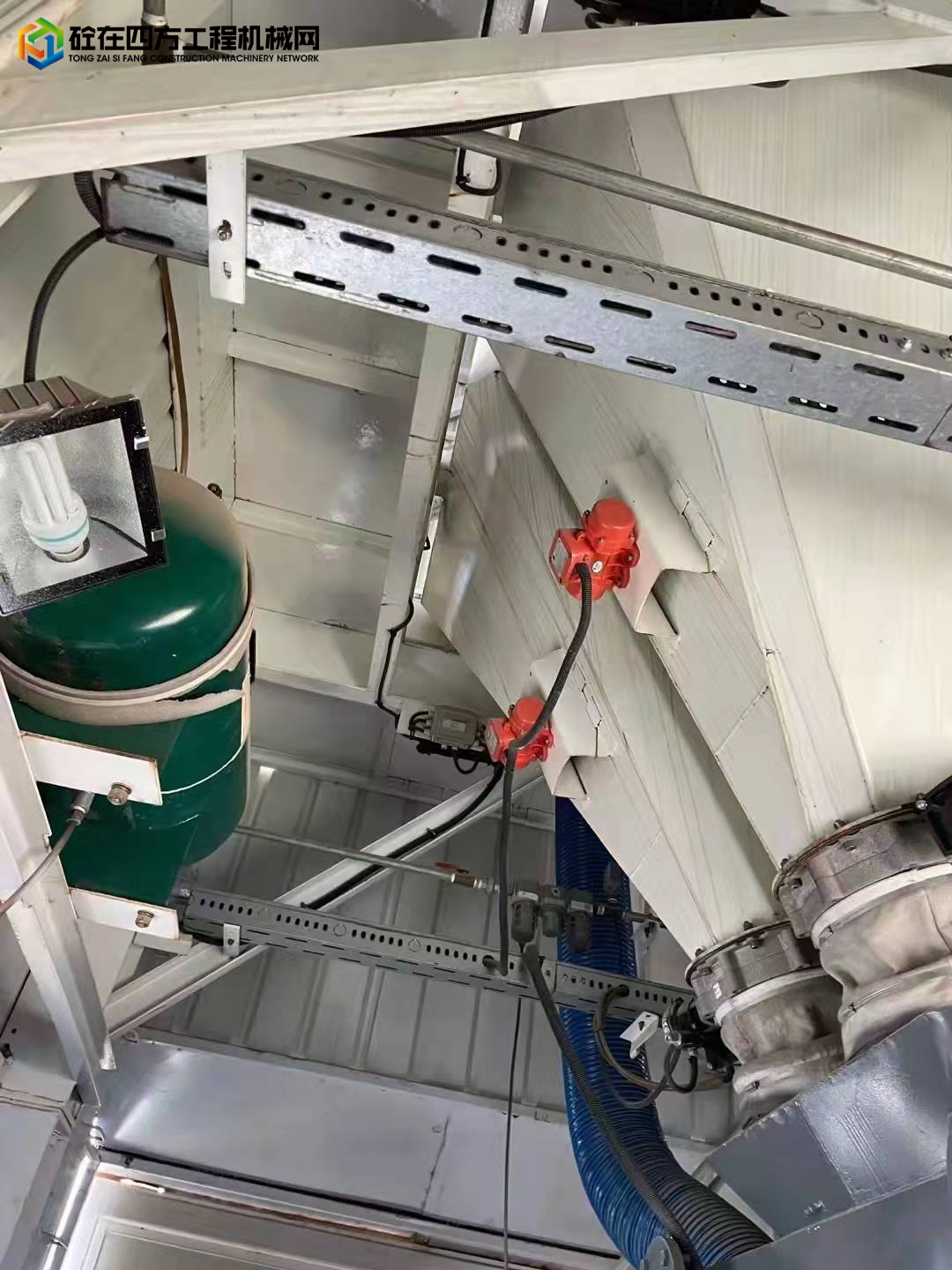 https://images.tongzsf.com/tong/truck_machine/20211217/161bbeb0b1bcf0.jpg