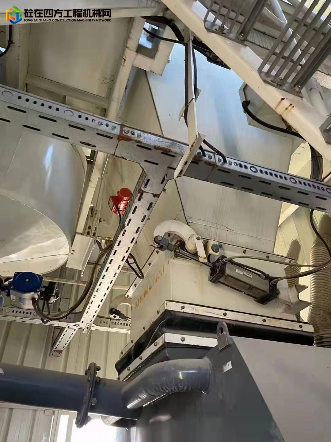 https://images.tongzsf.com/tong/truck_machine/20211217/161bbeb0ca0bc1.jpg