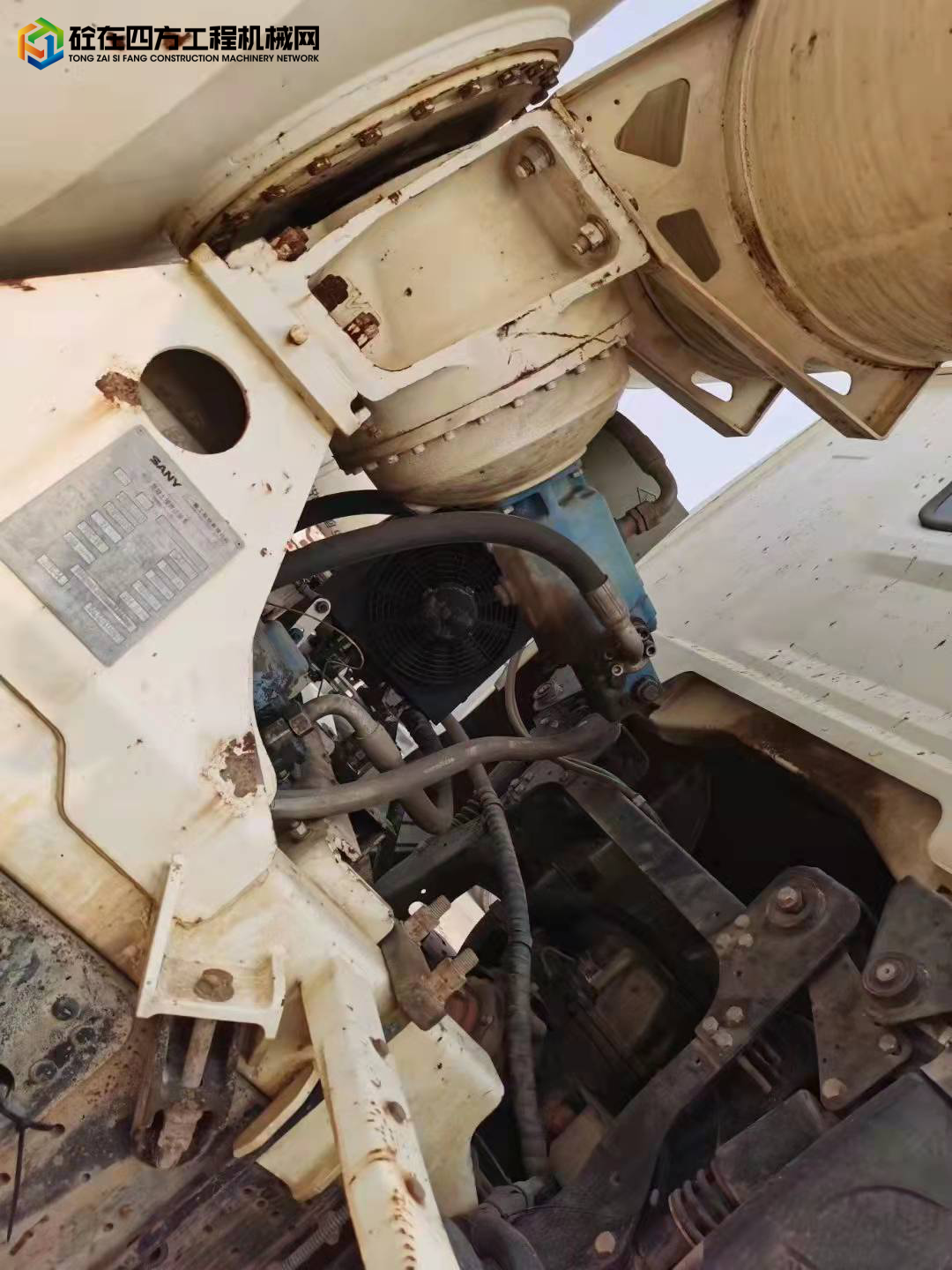 https://images.tongzsf.com/tong/truck_machine/20211217/161bc0599b274d.jpg