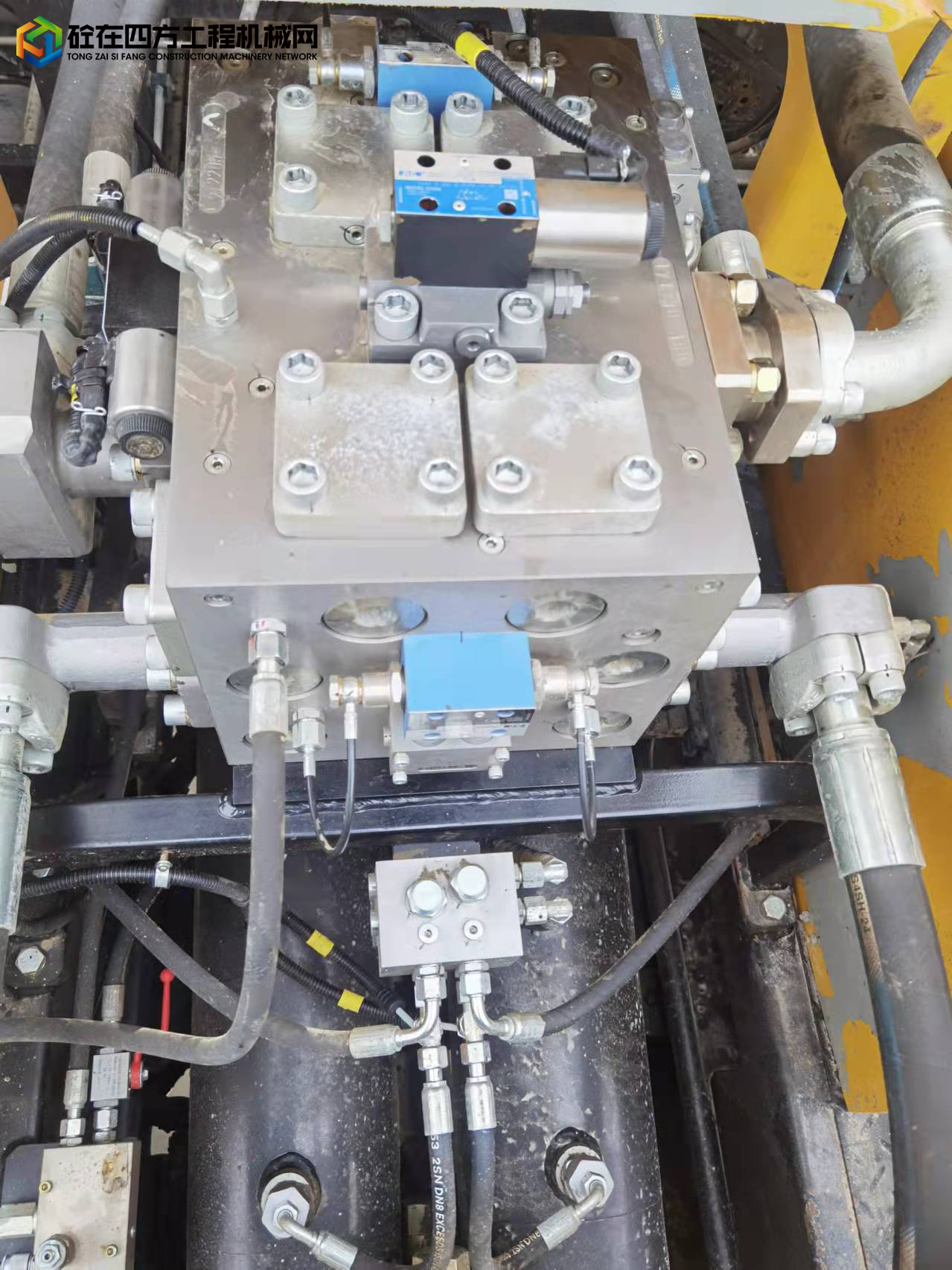 https://images.tongzsf.com/tong/truck_machine/20211217/161bc2c658cd52.jpg