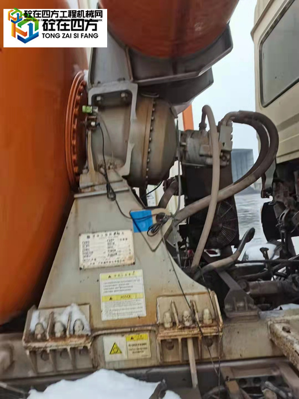 https://images.tongzsf.com/tong/truck_machine/20211228/161cac6a9ba899.jpg