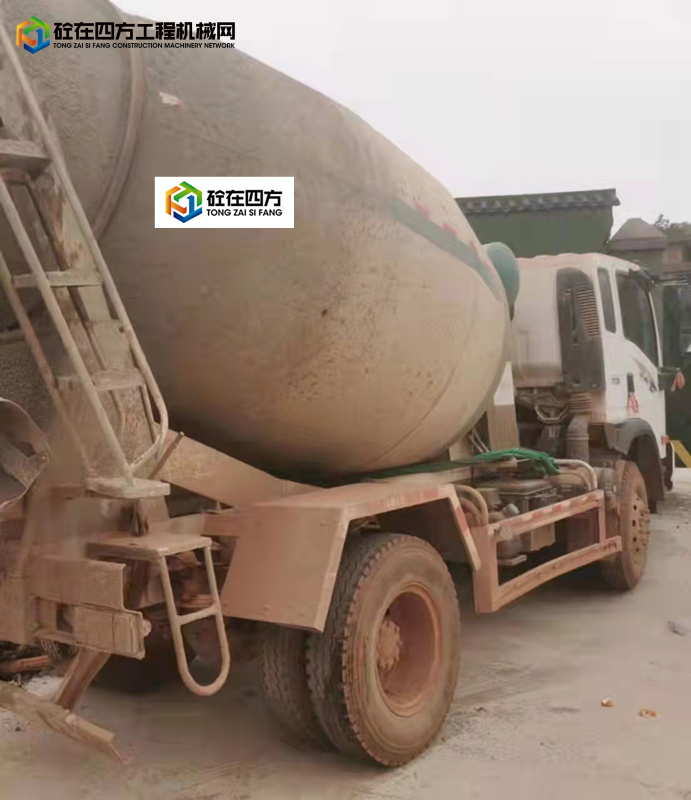 https://images.tongzsf.com/tong/truck_machine/20211229/161cbf9b4ad6cd.jpg
