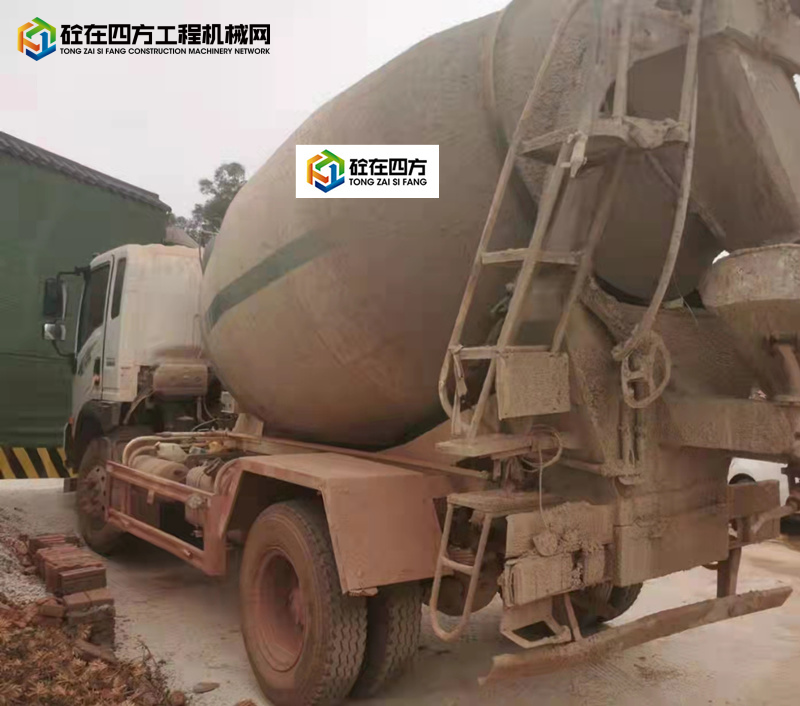 https://images.tongzsf.com/tong/truck_machine/20211229/161cbf9b57ac9e.jpg