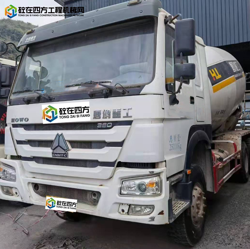 https://images.tongzsf.com/tong/truck_machine/20211229/161cc2186213b5.jpg
