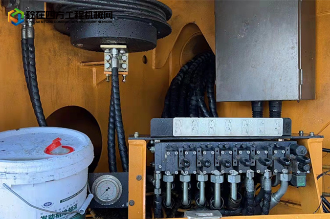 https://images.tongzsf.com/tong/truck_machine/20211230/161cd1fc615ee3.jpg
