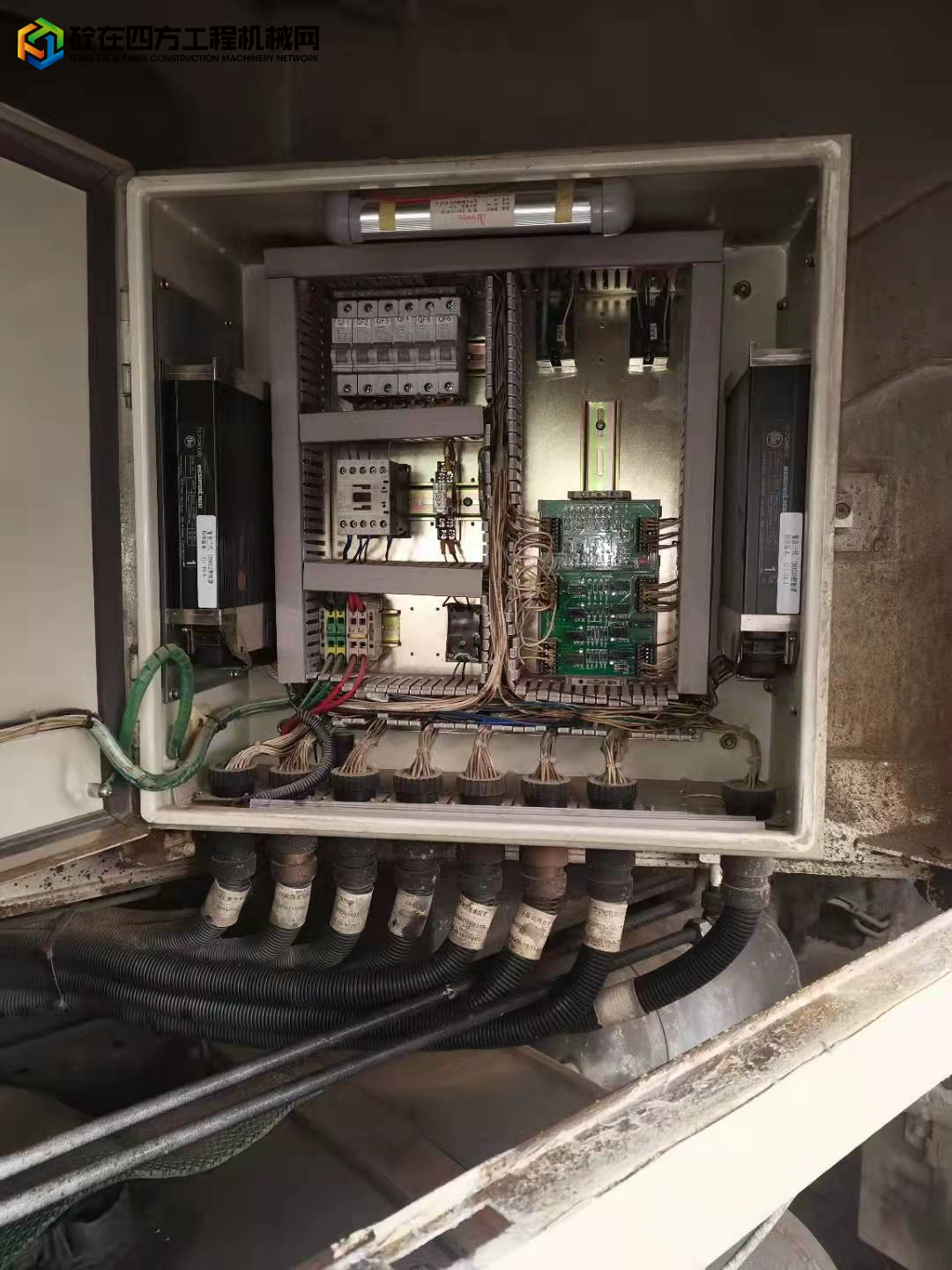https://images.tongzsf.com/tong/truck_machine/20211230/161cd6338ade20.jpg