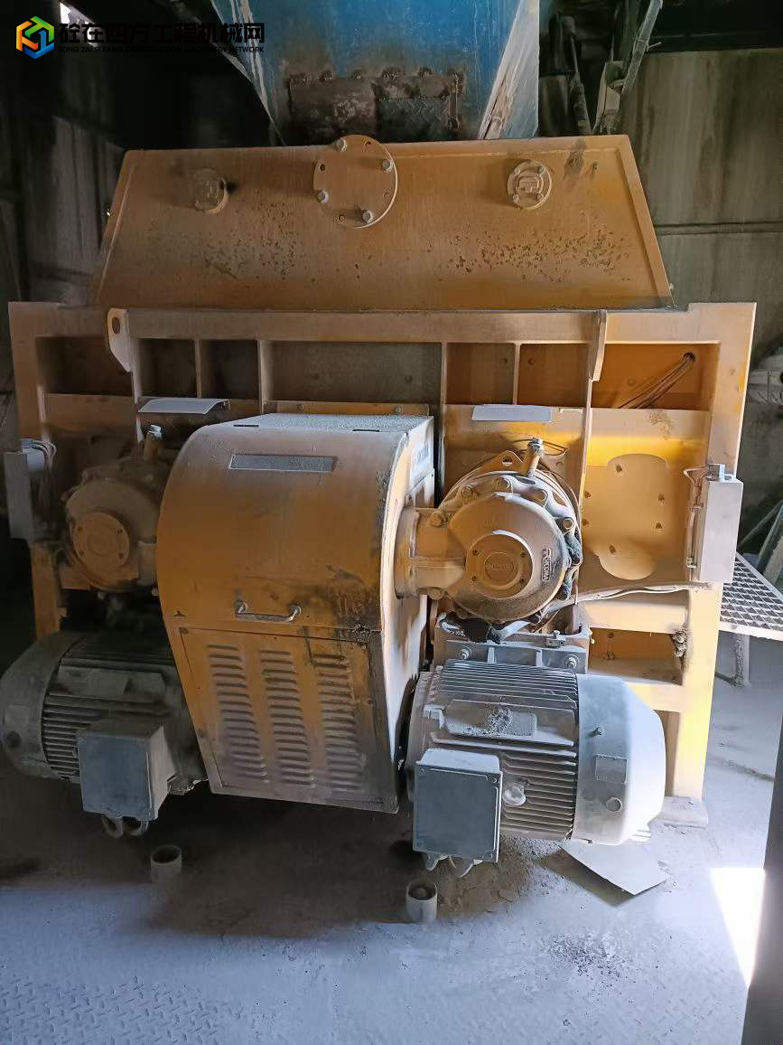 https://images.tongzsf.com/tong/truck_machine/20211230/161cd7379dec09.jpg