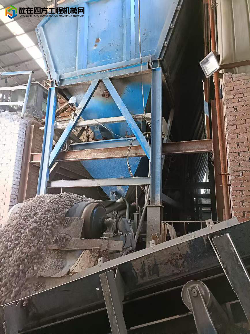 https://images.tongzsf.com/tong/truck_machine/20211230/161cd737bd8aee.jpg