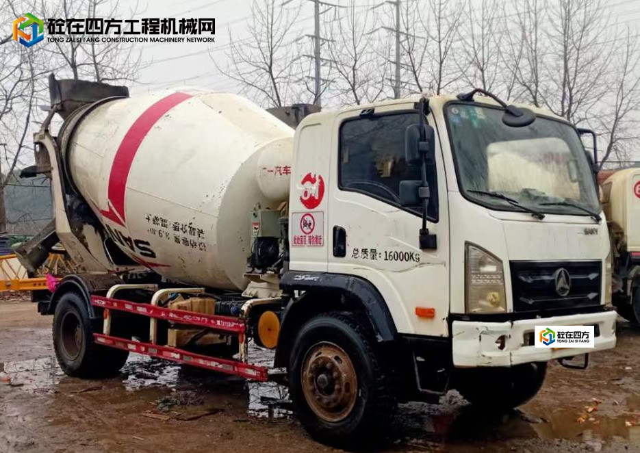 https://images.tongzsf.com/tong/truck_machine/20211230/161cd7e28792ce.jpg