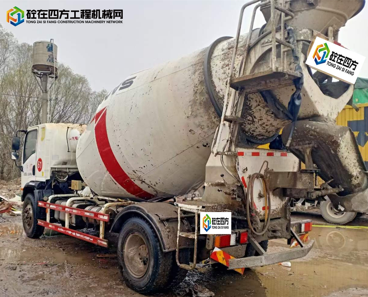 https://images.tongzsf.com/tong/truck_machine/20211230/161cd7e36d6692.jpg