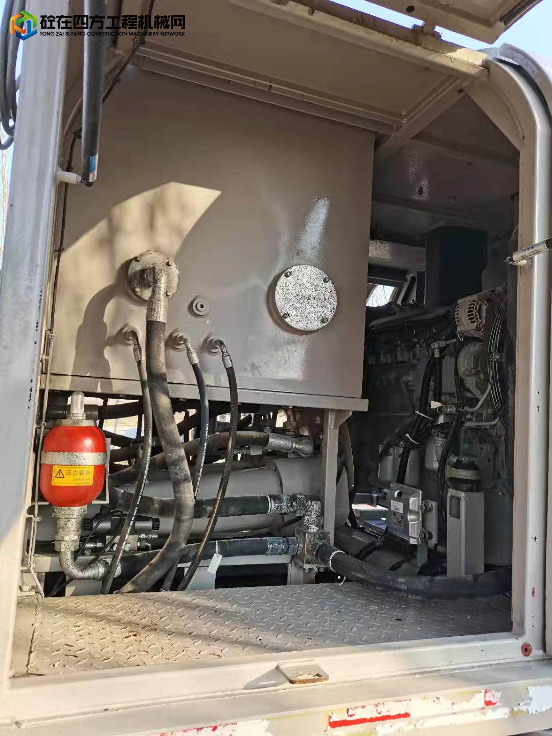 https://images.tongzsf.com/tong/truck_machine/20220104/161d3a13568cc8.jpg