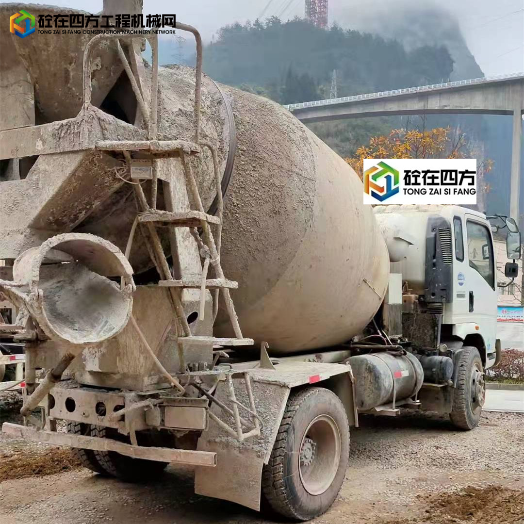 https://images.tongzsf.com/tong/truck_machine/20220105/161d551ff7280e.jpg