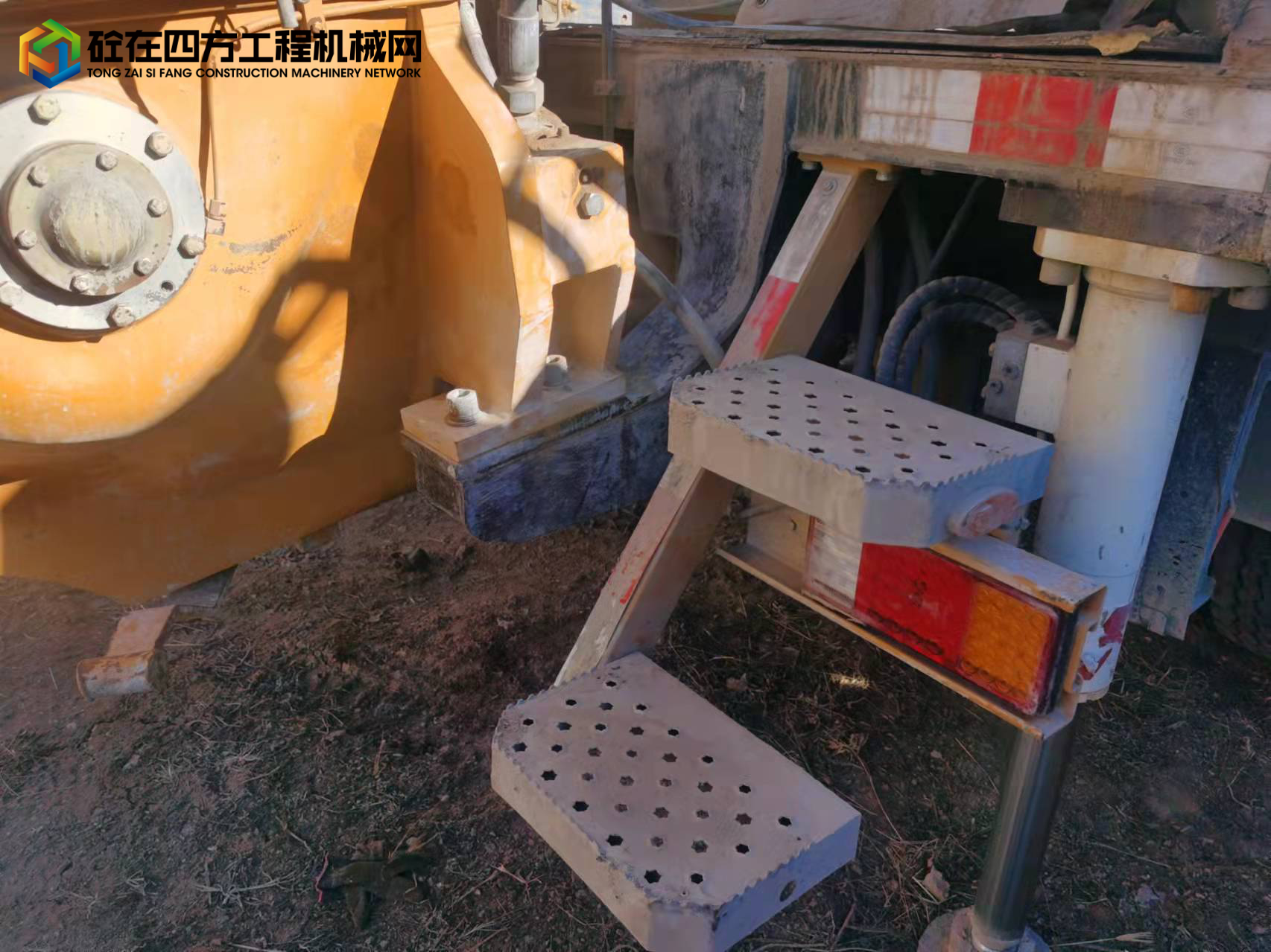 https://images.tongzsf.com/tong/truck_machine/20220107/161d7a7cbaf586.jpg