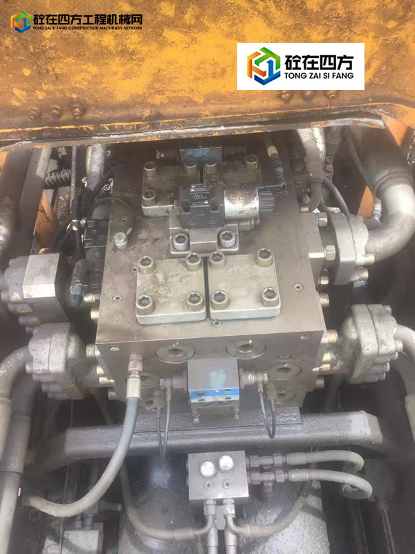https://images.tongzsf.com/tong/truck_machine/20220107/161d7ed36d25cc.jpg