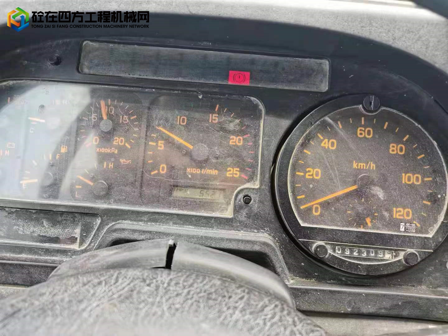https://images.tongzsf.com/tong/truck_machine/20220111/161dcf7a0bdee4.jpg