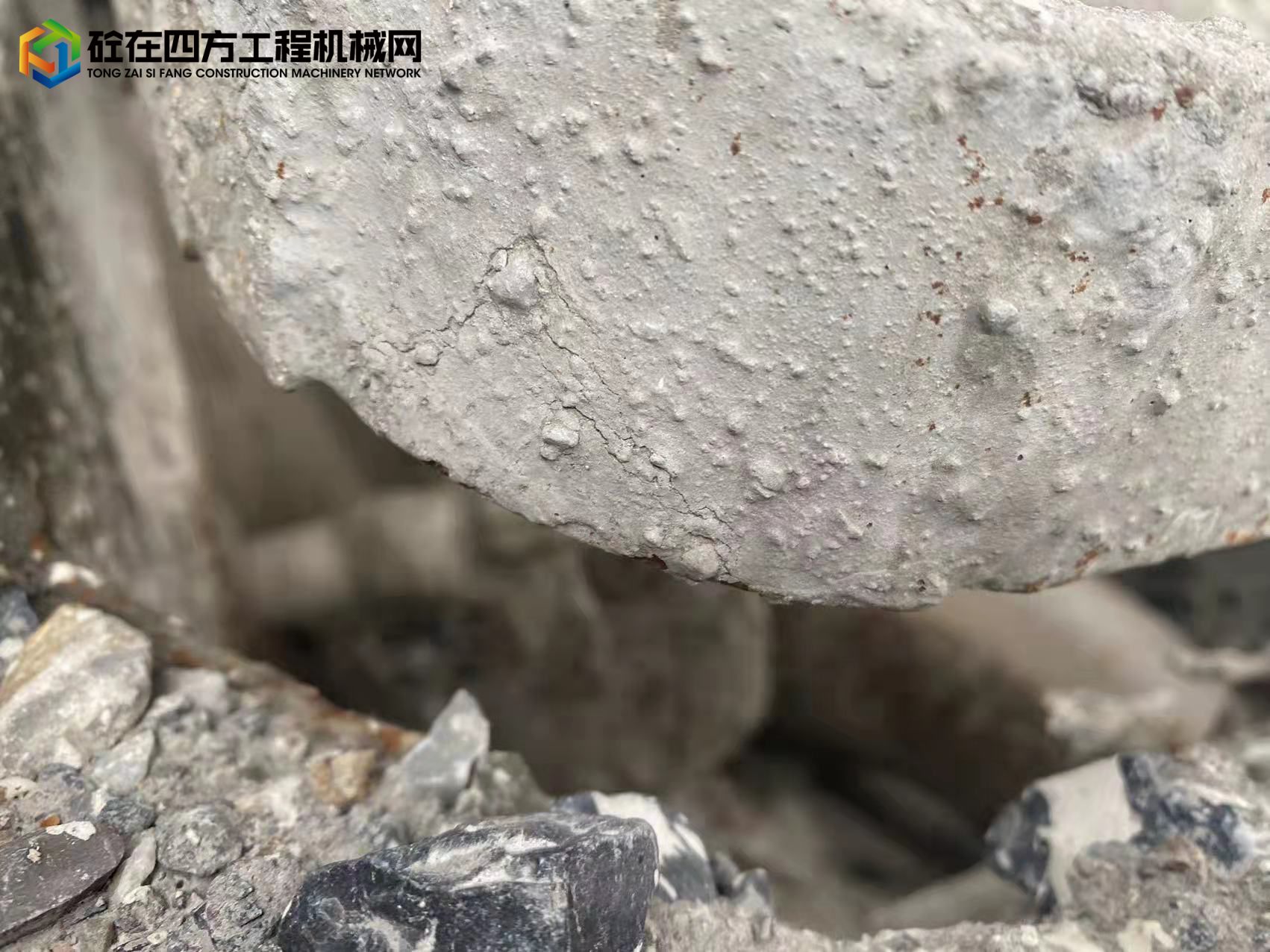 https://images.tongzsf.com/tong/truck_machine/20220218/1620f5f3f5adec.jpg