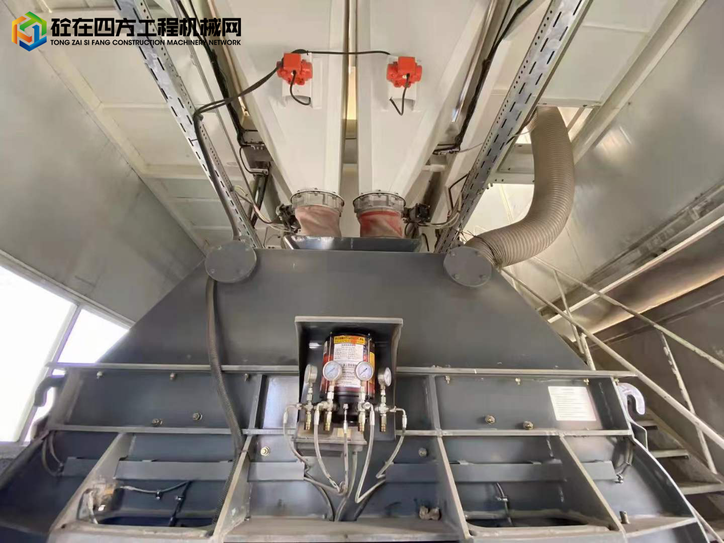 https://images.tongzsf.com/tong/truck_machine/20220226/16219996b333bd.jpg