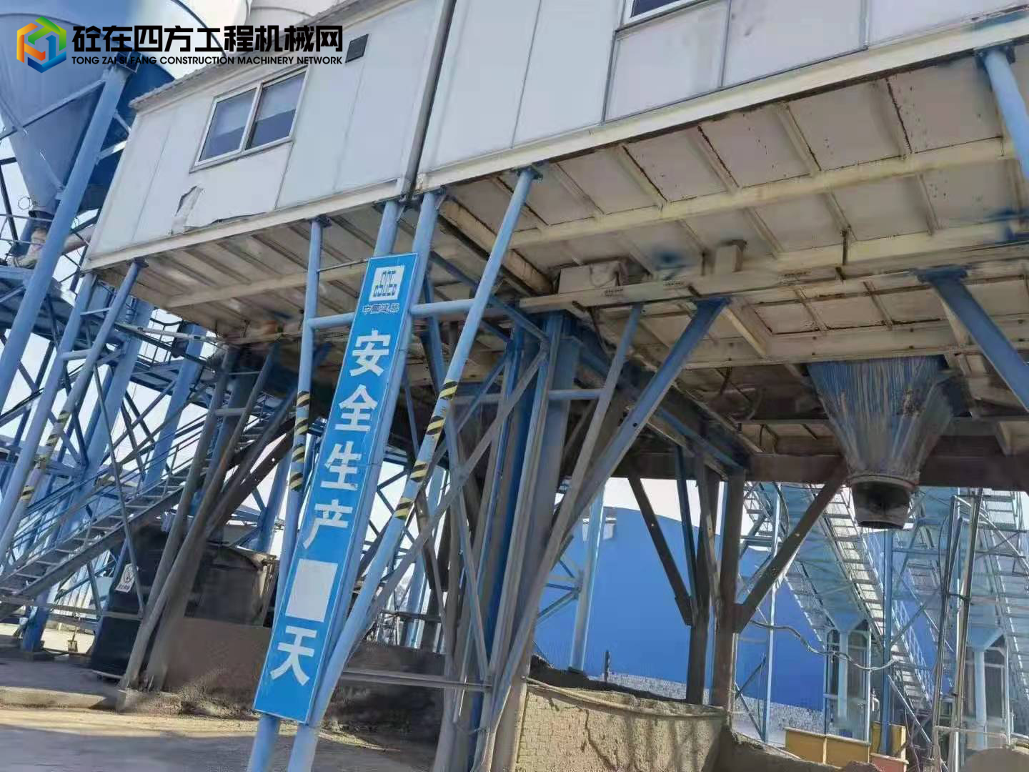 https://images.tongzsf.com/tong/truck_machine/20220303/1622085d7cabff.jpg