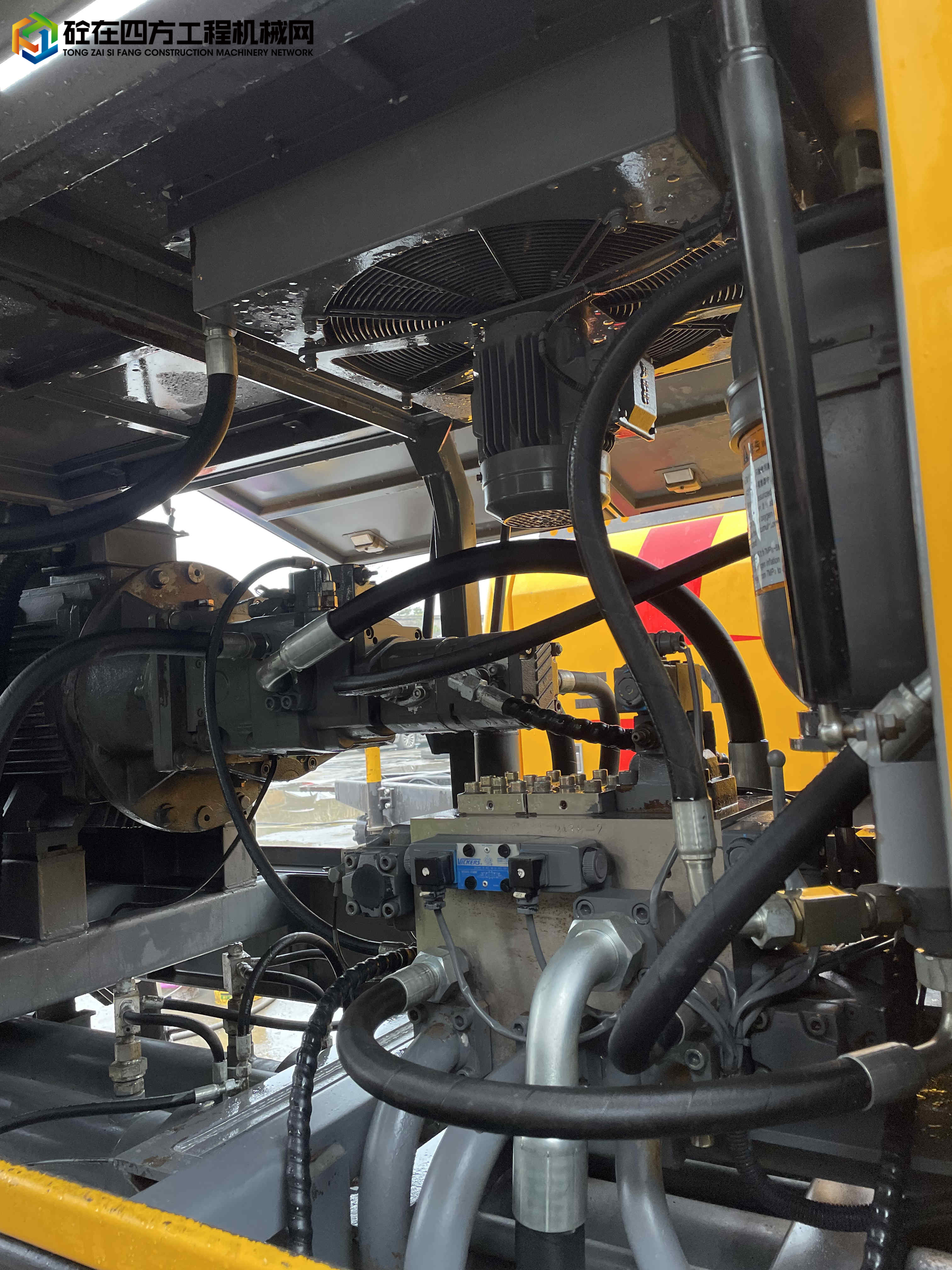 https://images.tongzsf.com/tong/truck_machine/20220305/16222c7c0648a0.jpg