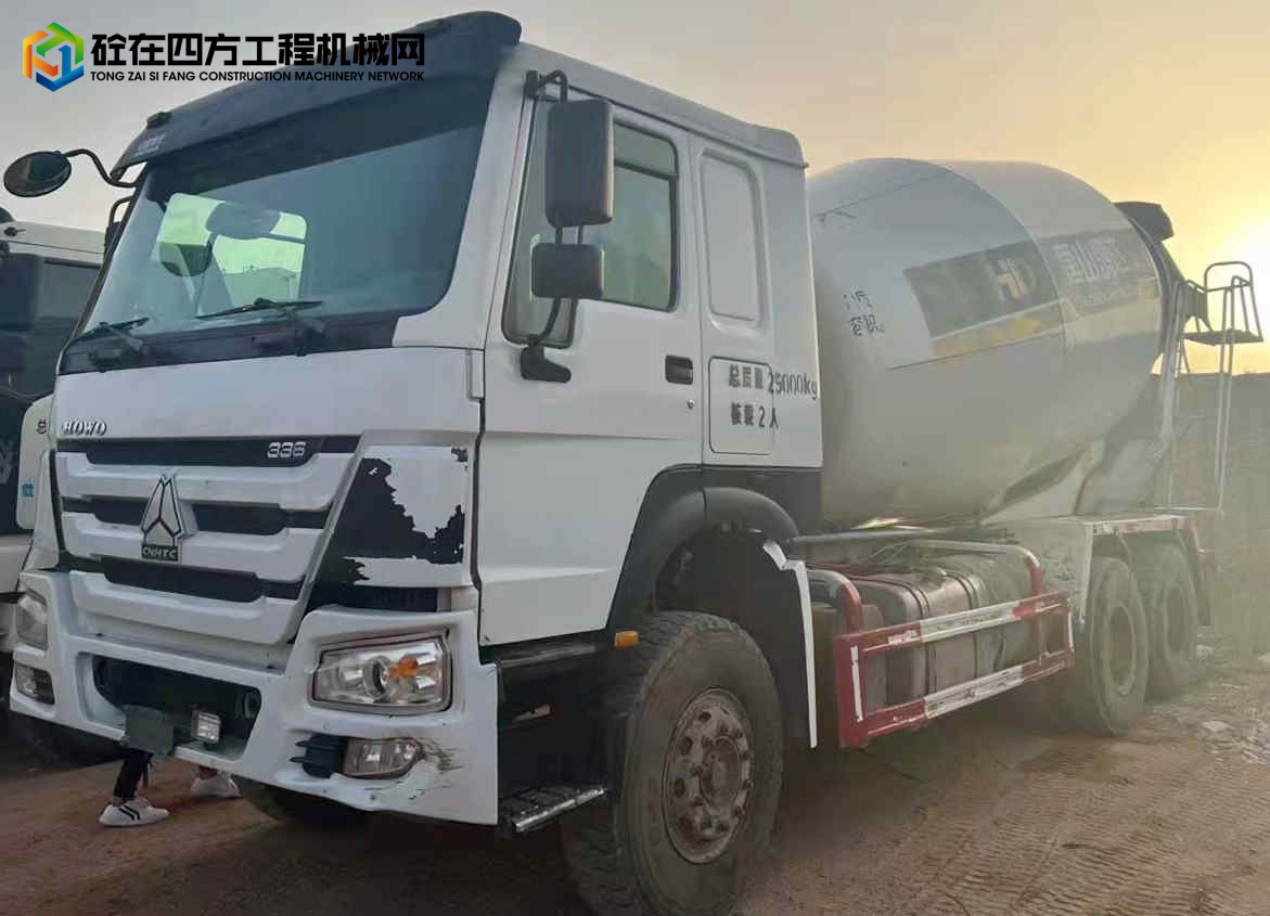 https://images.tongzsf.com/tong/truck_machine/20220314/1622eea6fcea44.jpg