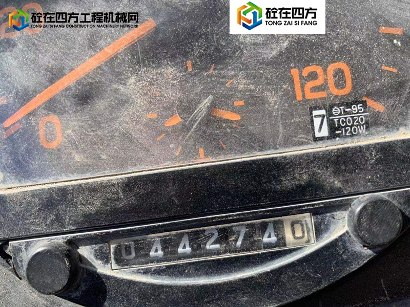 https://images.tongzsf.com/tong/truck_machine/20220315/1622ffcce5ad53.jpg
