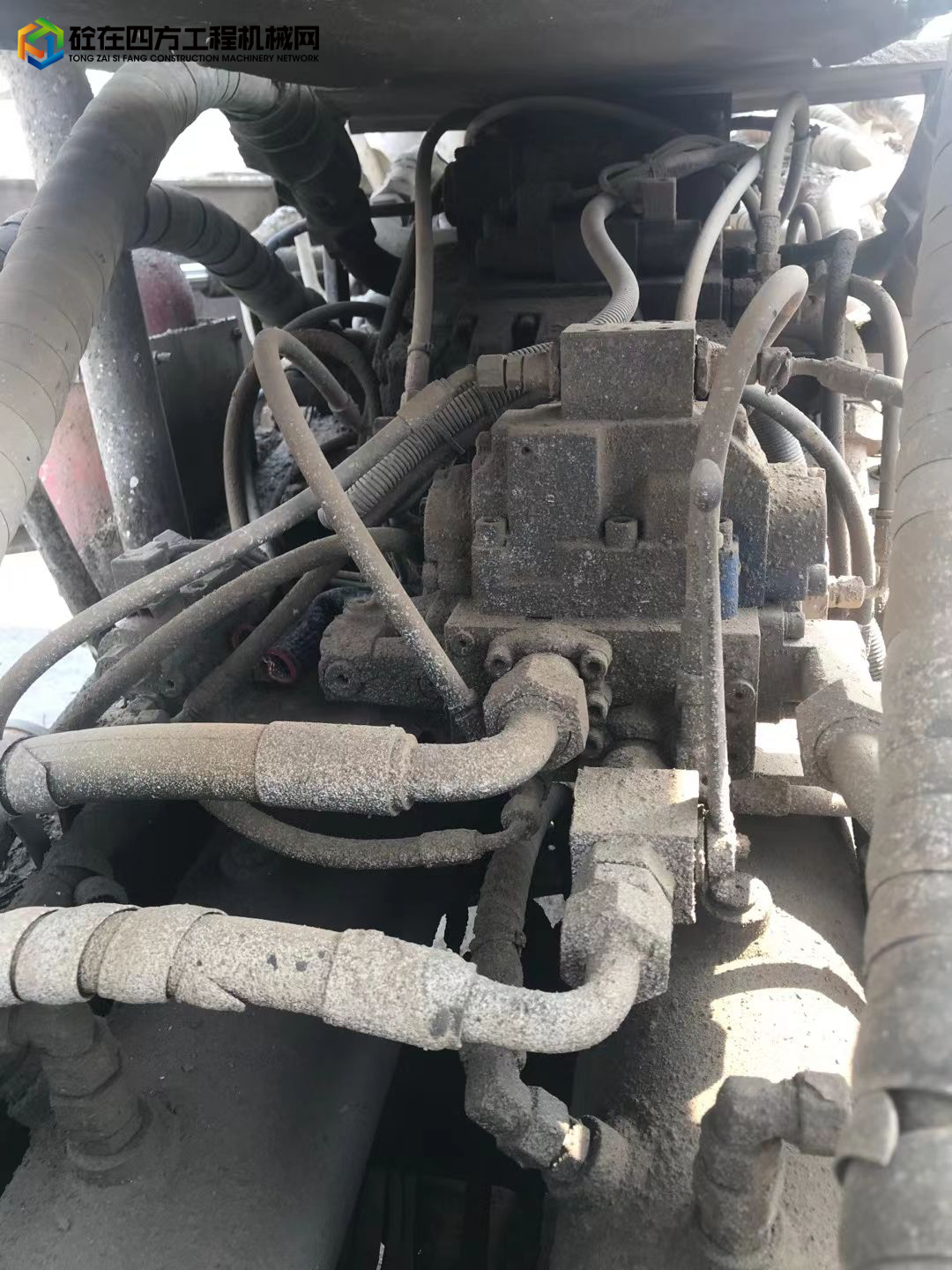 https://images.tongzsf.com/tong/truck_machine/20220403/1624960d4ae157.jpg