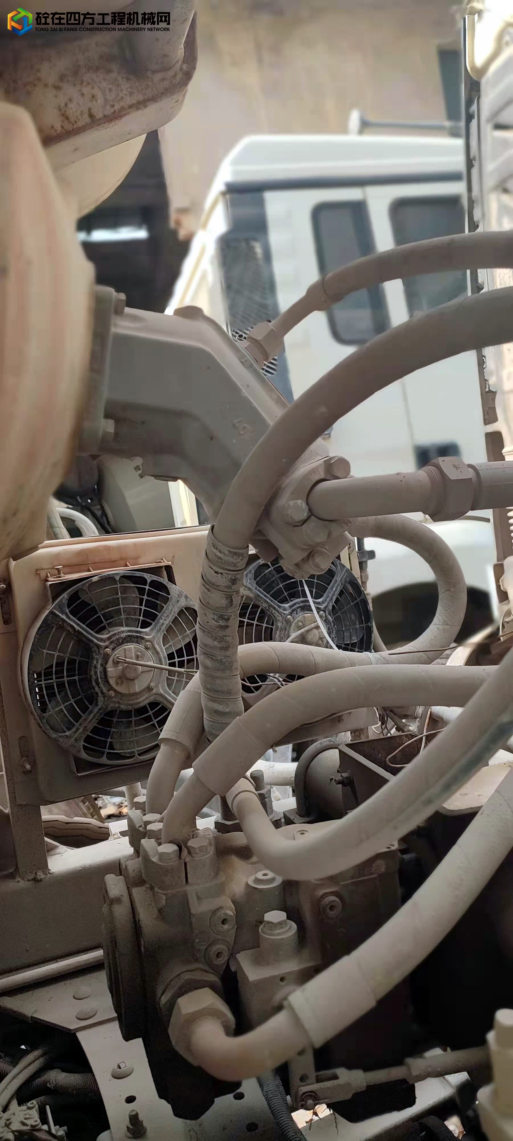 https://images.tongzsf.com/tong/truck_machine/20220407/1624e47bd041c1.jpg