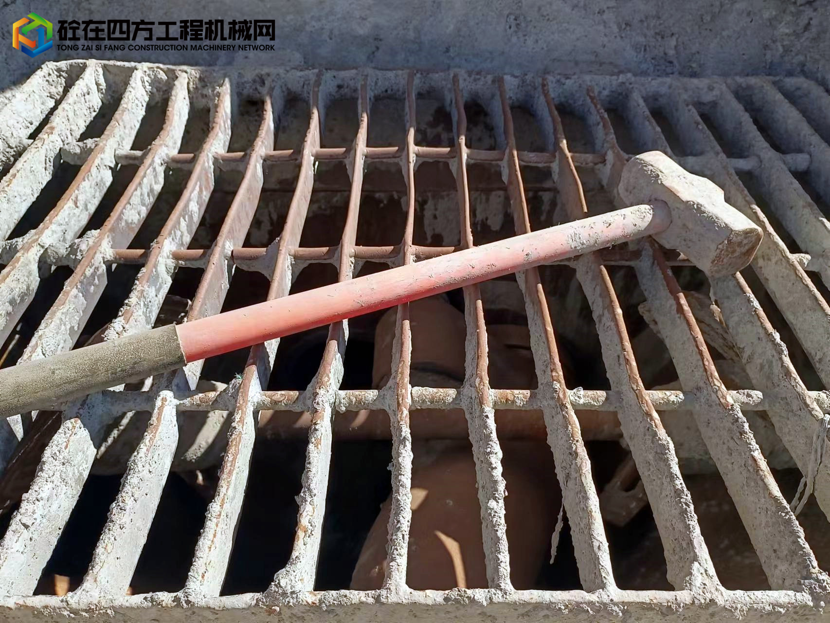 https://images.tongzsf.com/tong/truck_machine/20220409/1625137b2f0aa4.jpg