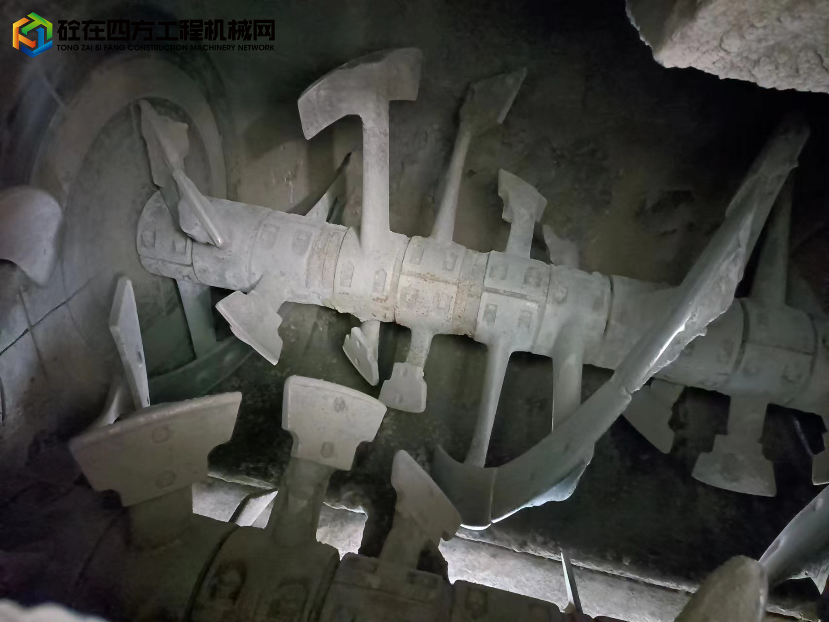 https://images.tongzsf.com/tong/truck_machine/20220412/162552d0da9f61.jpg