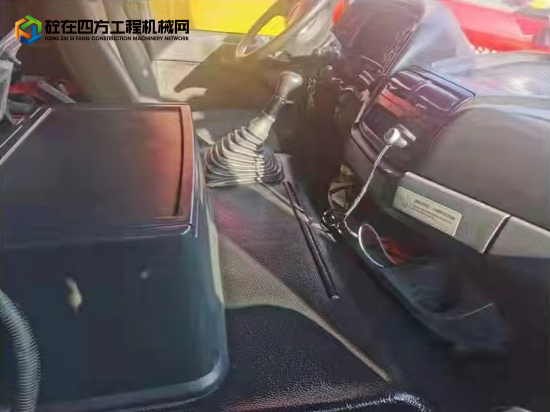 https://images.tongzsf.com/tong/truck_machine/20220422/162620d5399798.jpg